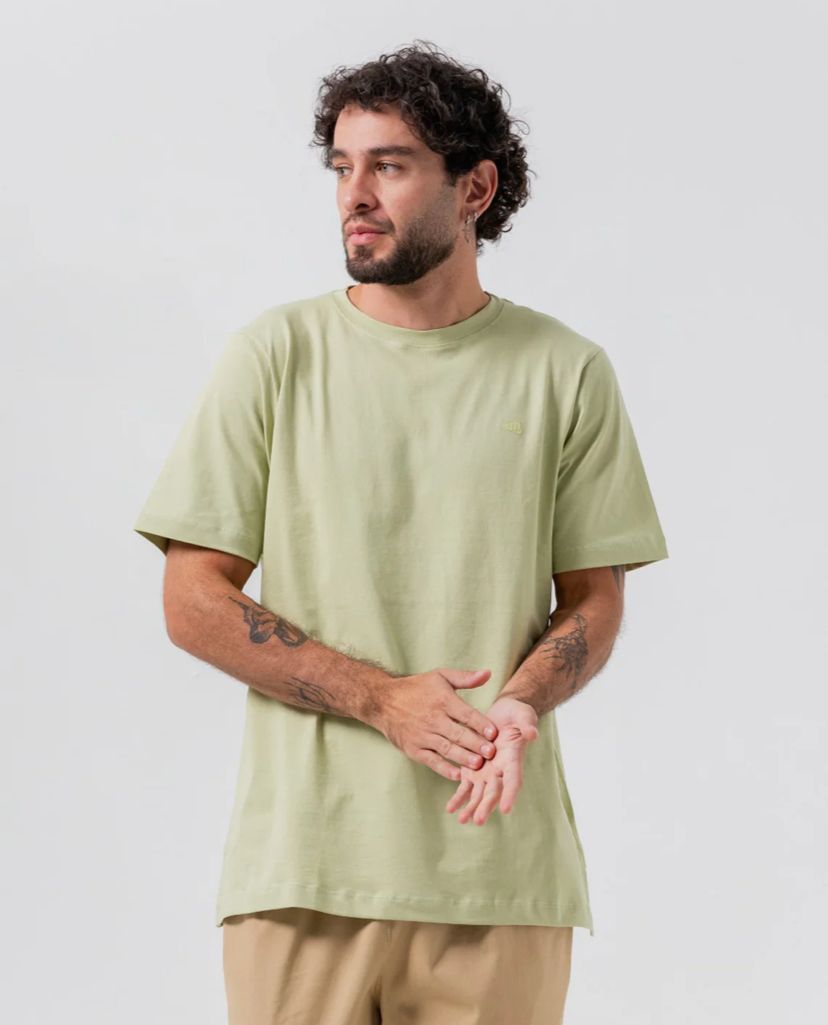 CAMISETA BÁSICA MOMENTUM PISTACHO