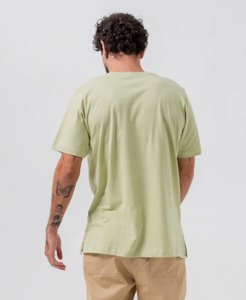 CAMISETA BÁSICA MOMENTUM PISTACHO