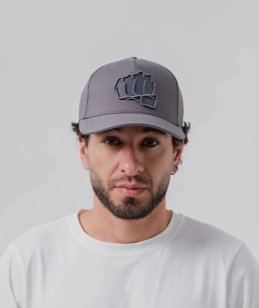 GORRA FIST GRIS