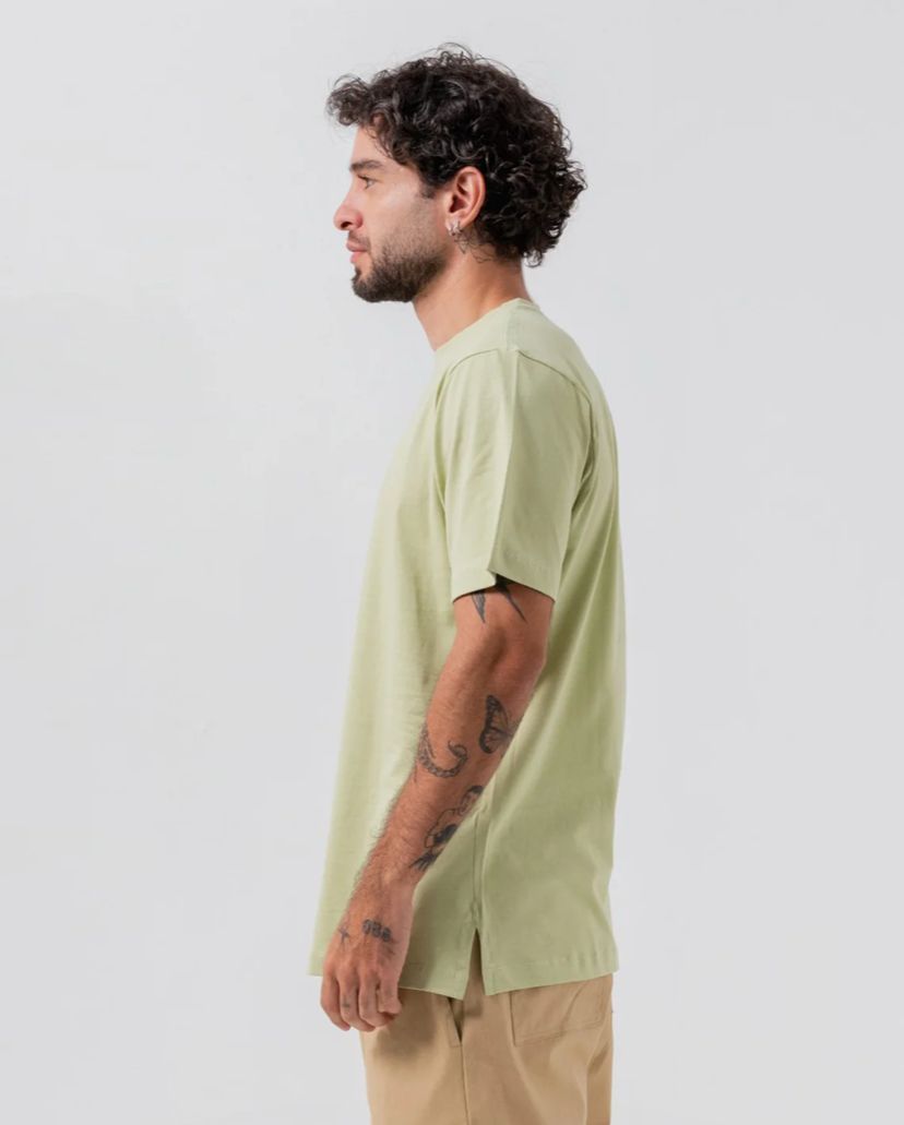 CAMISETA BÁSICA MOMENTUM PISTACHO